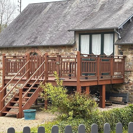 Gites In Le Neufbourg -Mortain Esterno foto