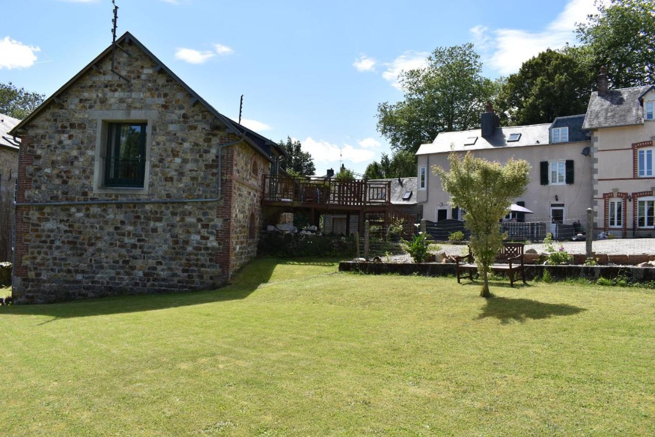Gites In Le Neufbourg -Mortain Esterno foto