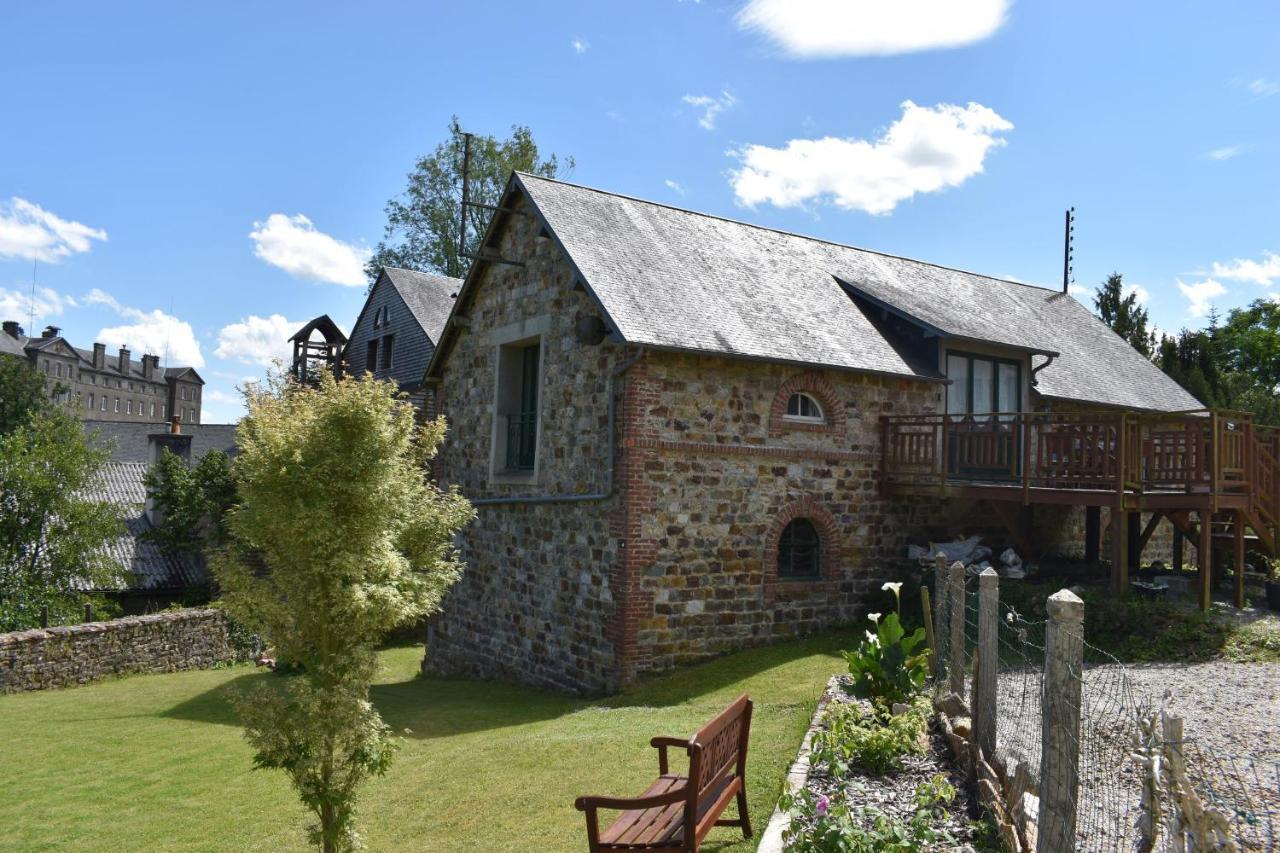 Gites In Le Neufbourg -Mortain Esterno foto