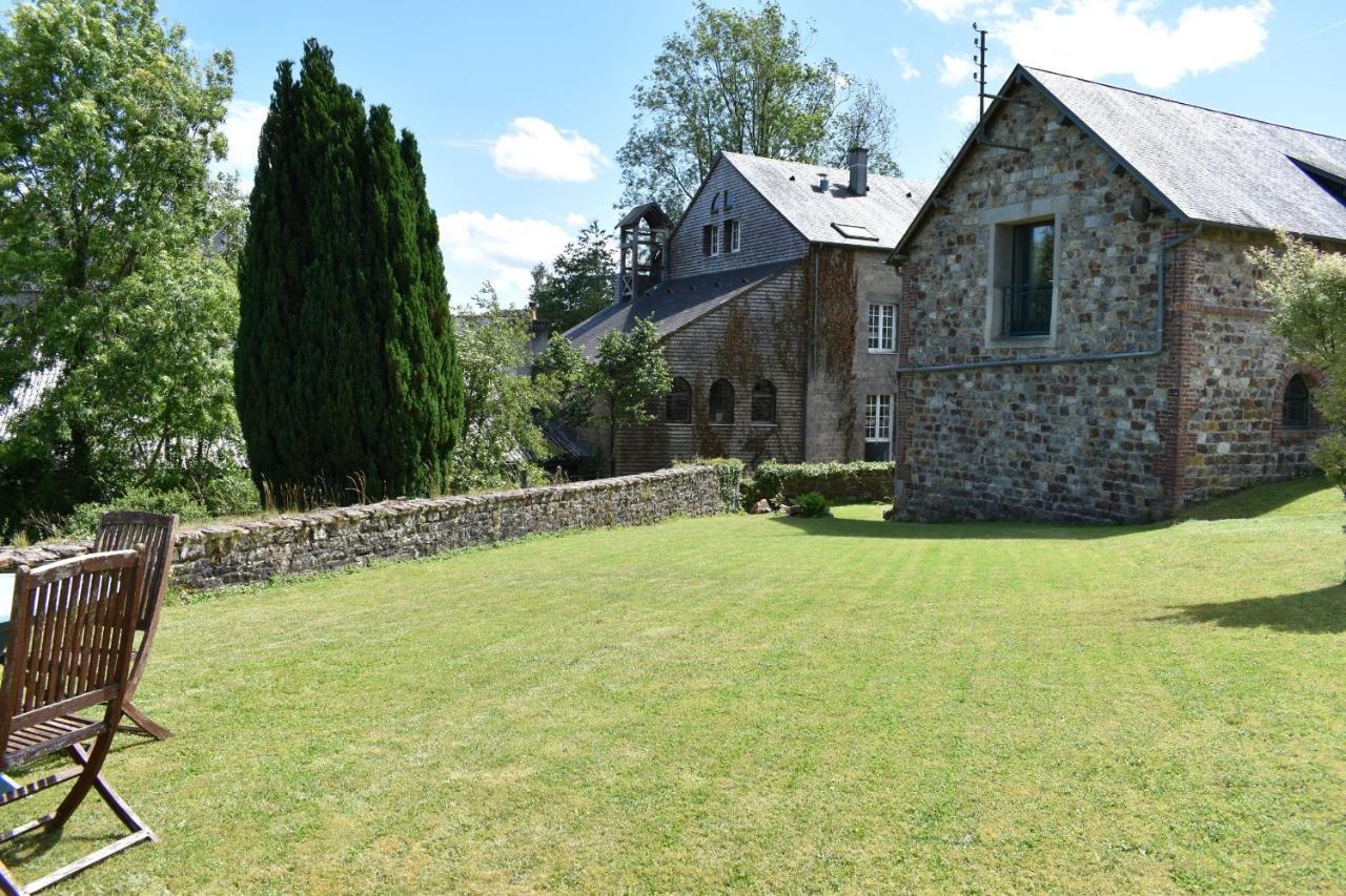 Gites In Le Neufbourg -Mortain Esterno foto
