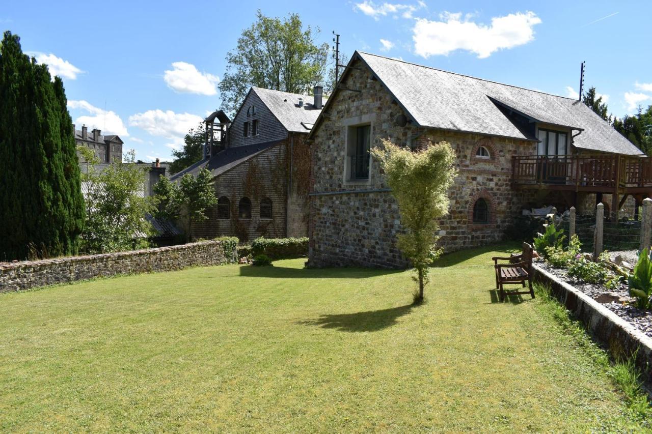 Gites In Le Neufbourg -Mortain Esterno foto