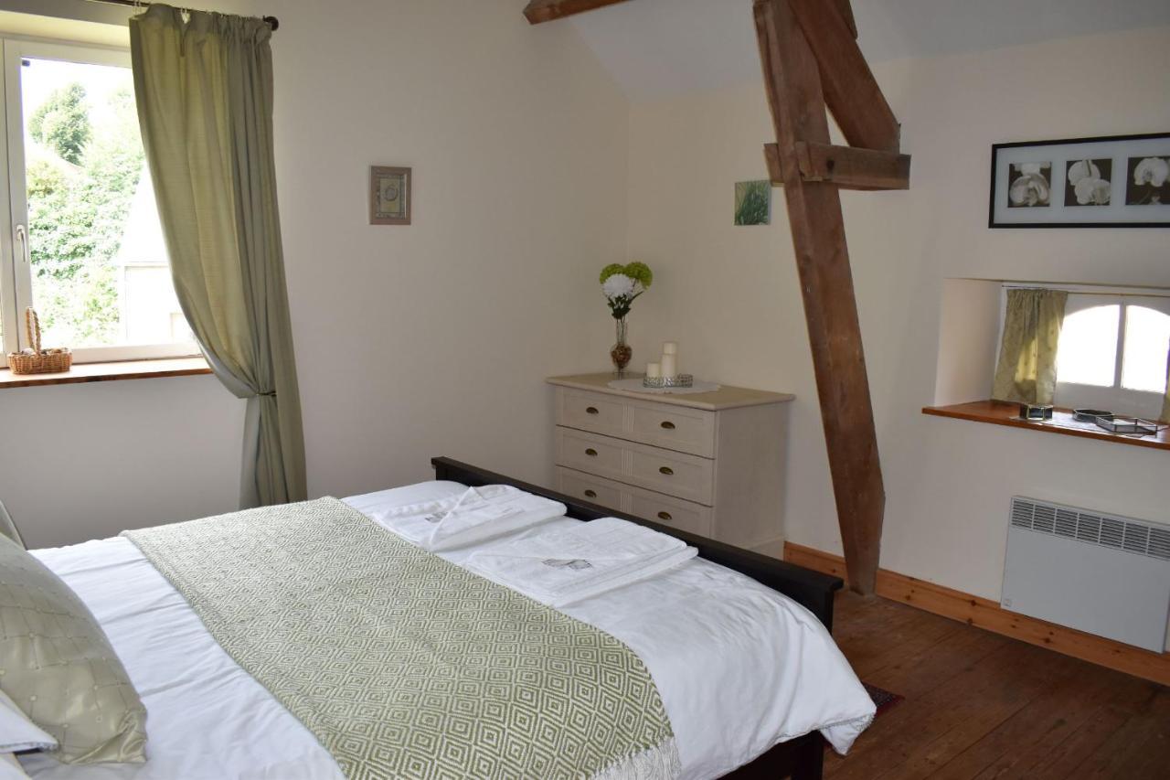 Gites In Le Neufbourg -Mortain Esterno foto