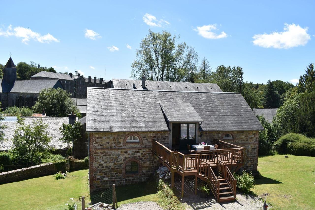 Gites In Le Neufbourg -Mortain Esterno foto