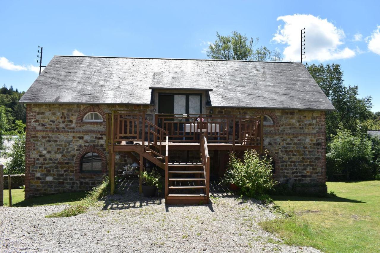 Gites In Le Neufbourg -Mortain Esterno foto