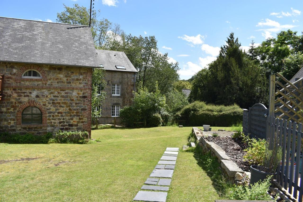 Gites In Le Neufbourg -Mortain Esterno foto