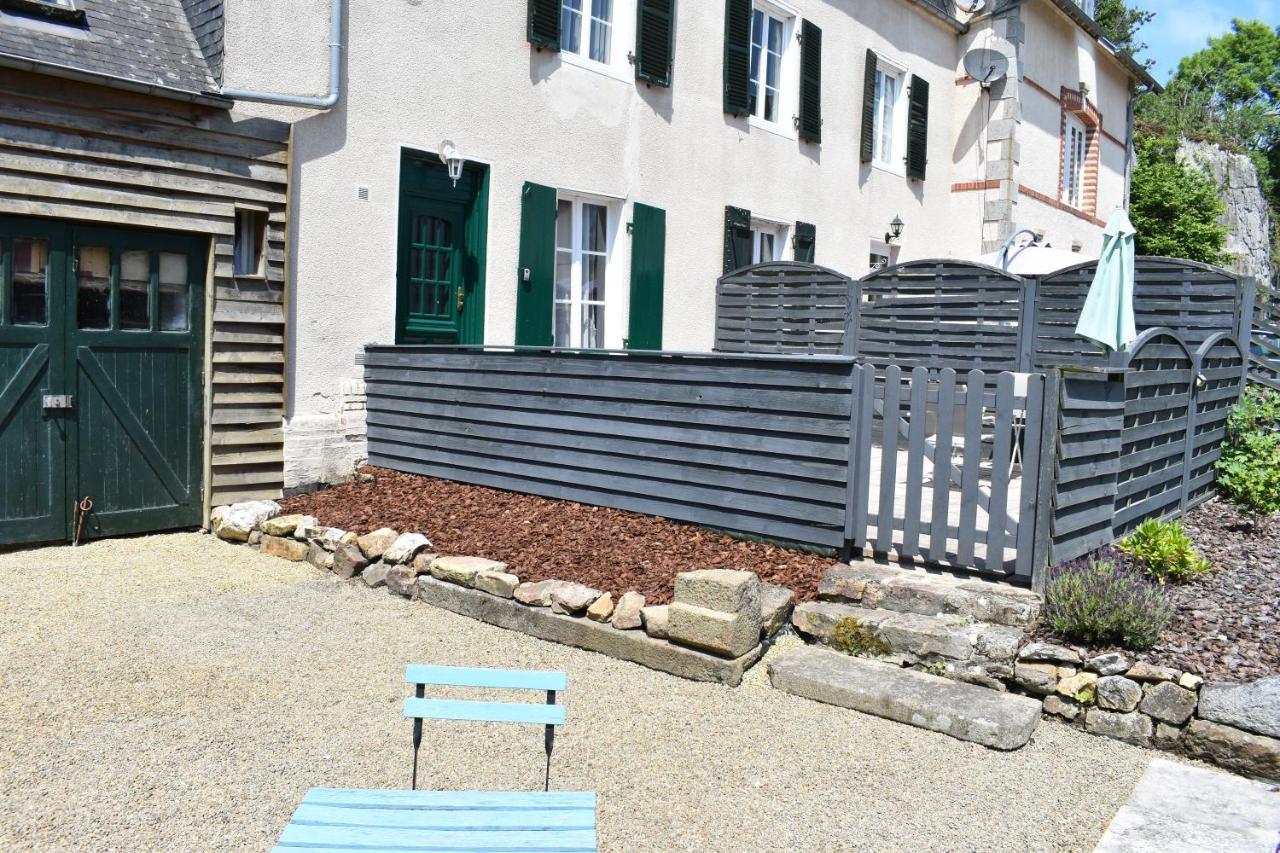 Gites In Le Neufbourg -Mortain Esterno foto