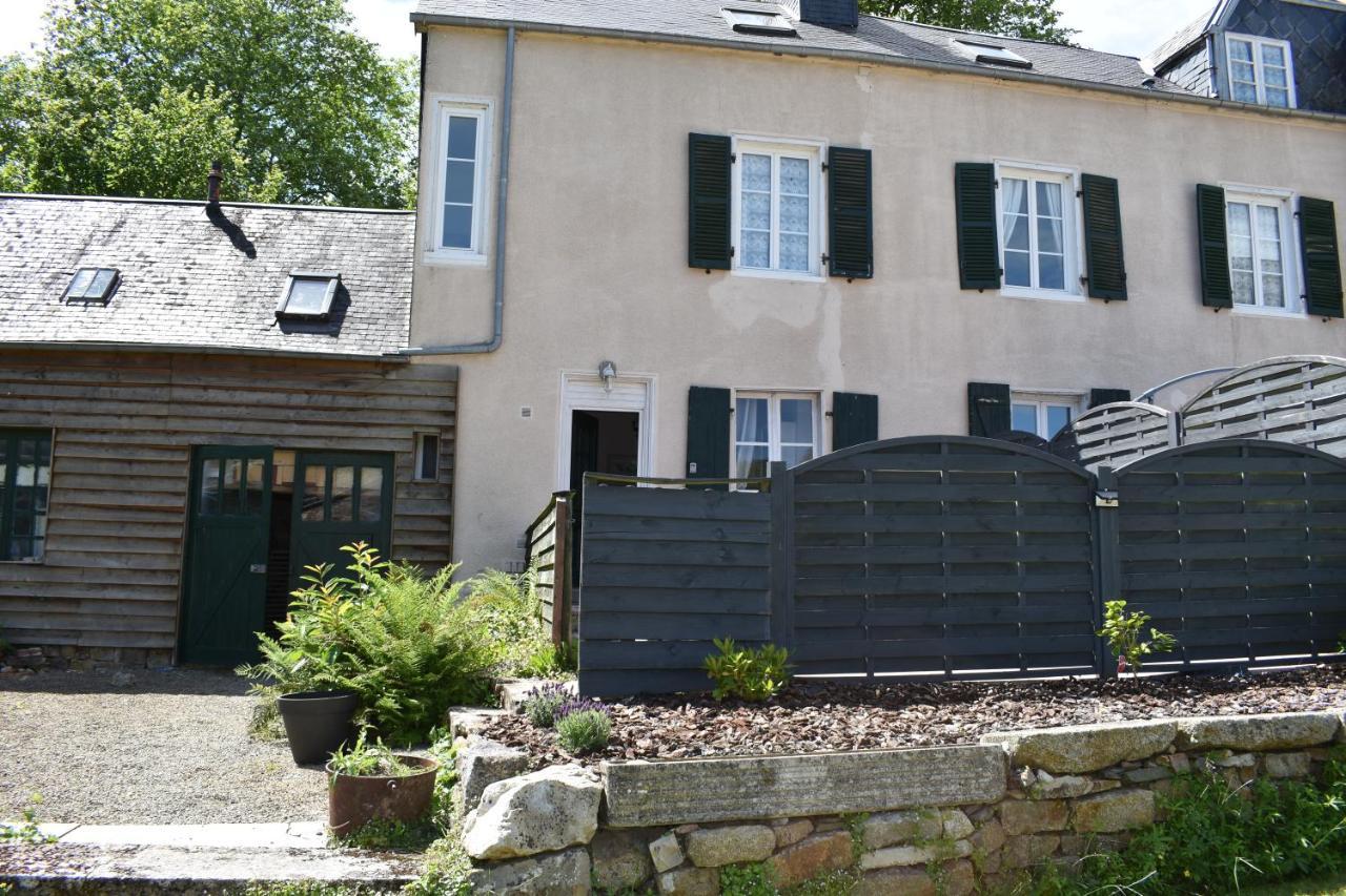 Gites In Le Neufbourg -Mortain Esterno foto