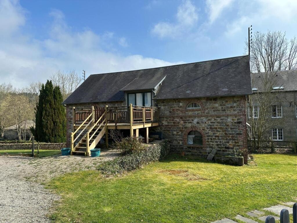 Gites In Le Neufbourg -Mortain Esterno foto